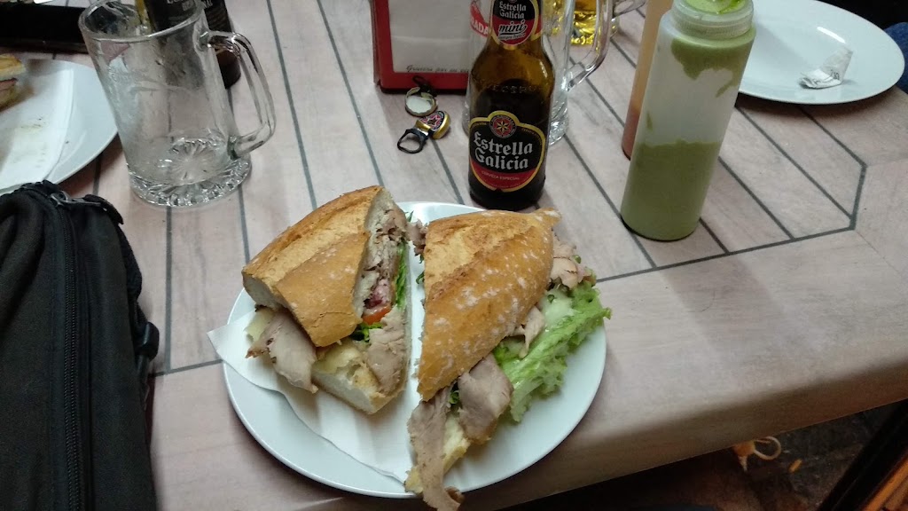 Bar Restaurante Villa Mariana — Comida y bebida