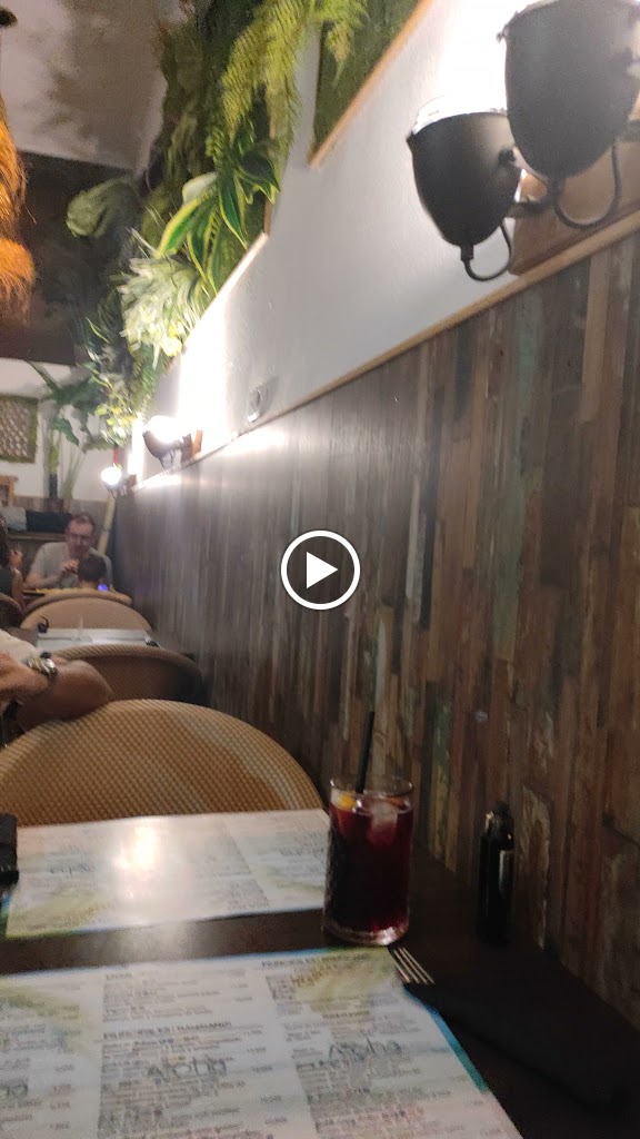 Aloha Food & Lounge — Ambiente