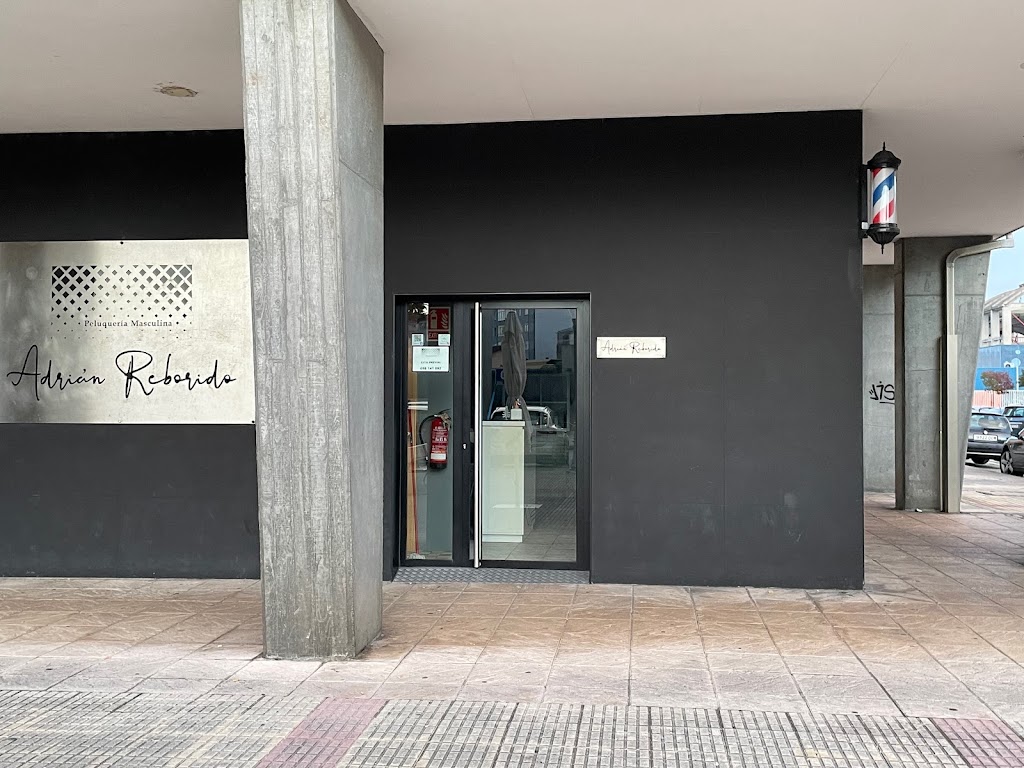 Adrian Reborido — Exterior