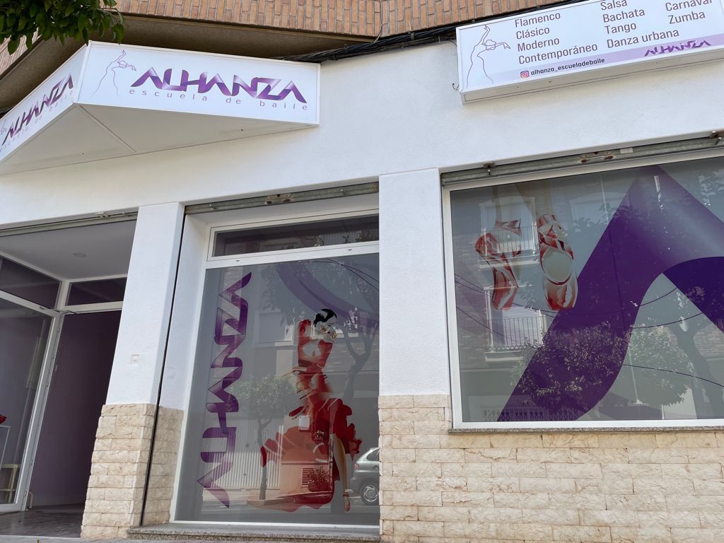 Alhanza Escuela de baile — Del propietario
