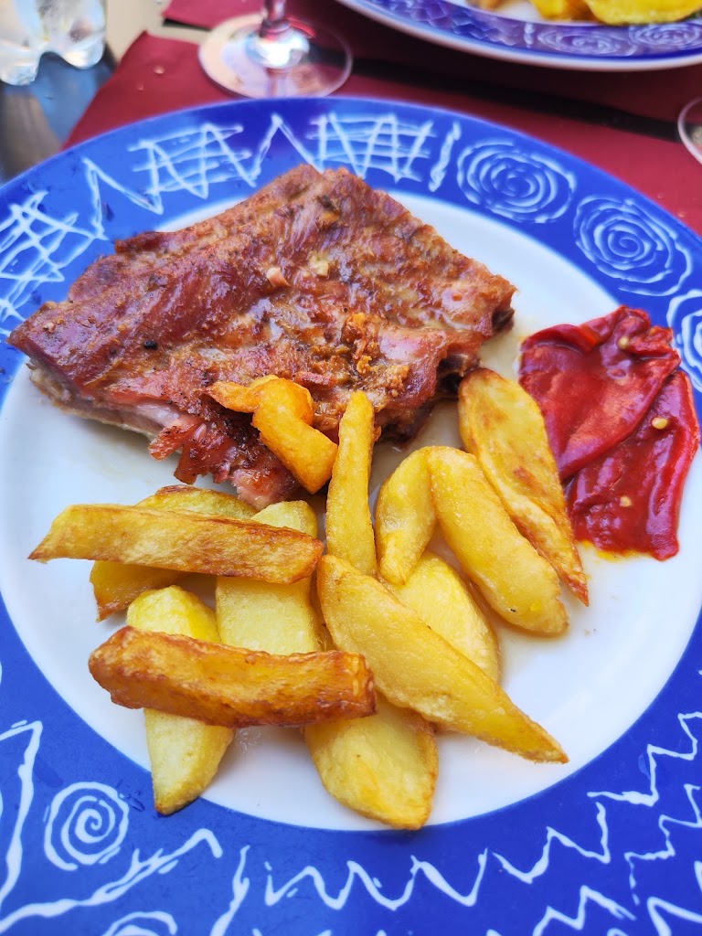 Bar Danubio — Comida y bebida