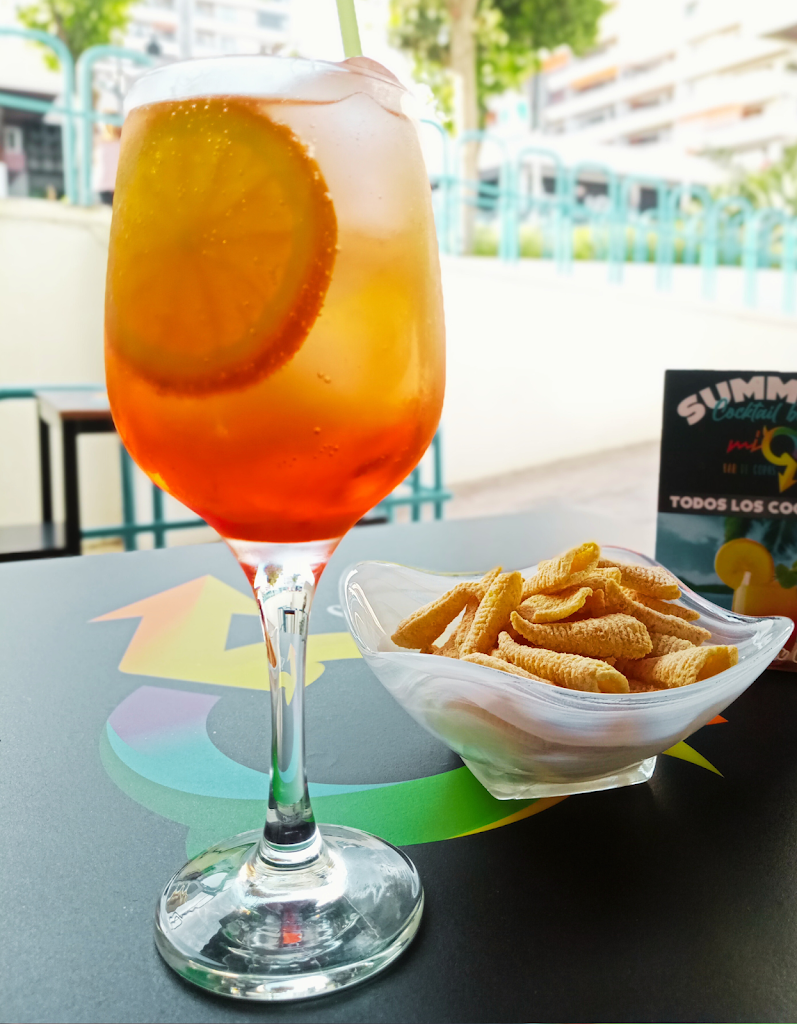 MiQ Bar — Comida y bebida