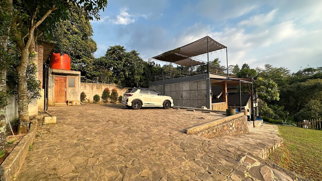 Avizar Camp & Garden