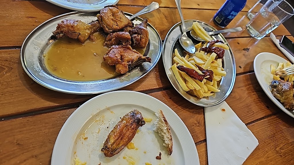 Taberna Vilarino — Comida y bebida