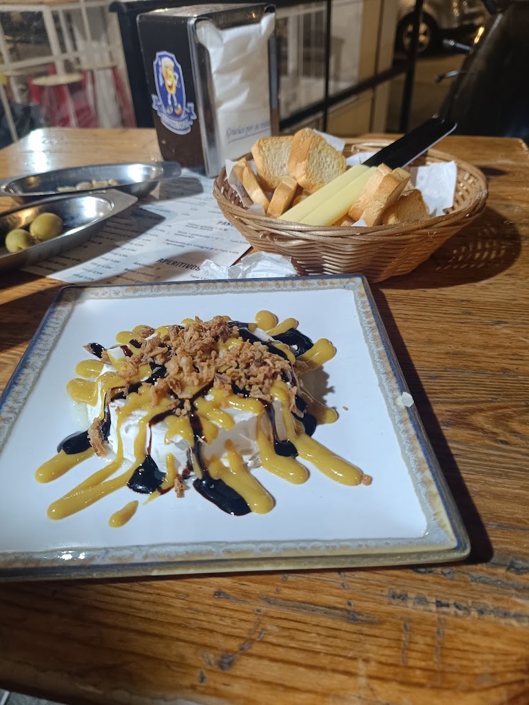 BODEGA CAMAS — Comida y bebida