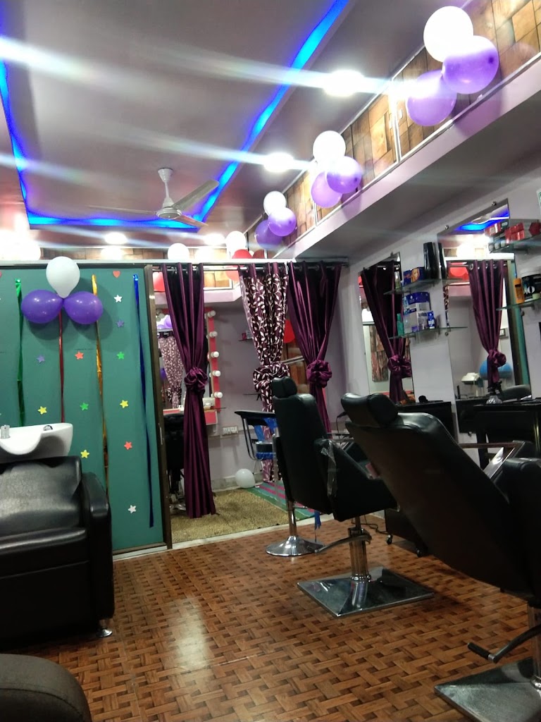 New Professional Cut N Crease Beauty Palour