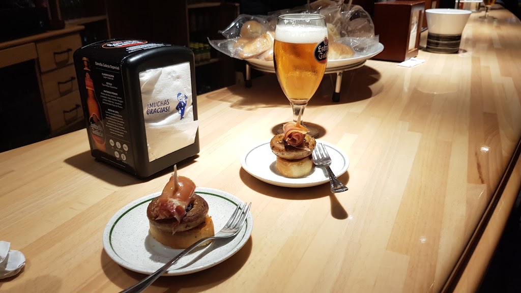 Bar La Clave — Comida y bebida