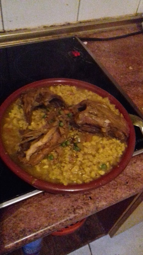 Cafe Bar Tito — Comida y bebida