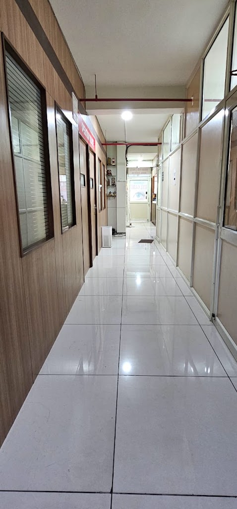 Vishwas Eye Hospital Dr Parul Goyal Eye Specialist In Zirakpur