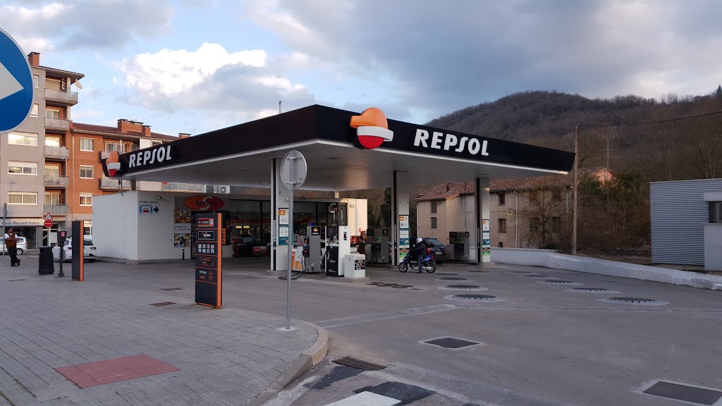 Estacion de Servicio Repsol — Exterior