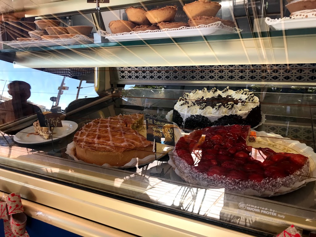 Cafe Suecia — Comida y bebida