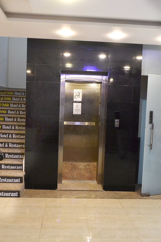 Oyo 81020 Hotel Royal Orbit