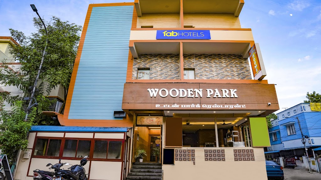 Fabhotel Wooden Park Residency