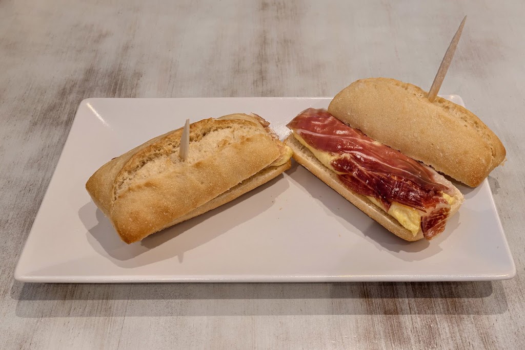 Bar Arraun Bermeo — Comida y bebida