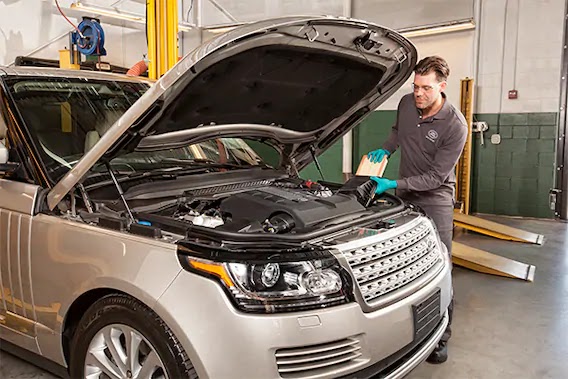 Estepona Motor 4x4 - Taller Autorizado Land Rover y Ford en Estepona — Interior