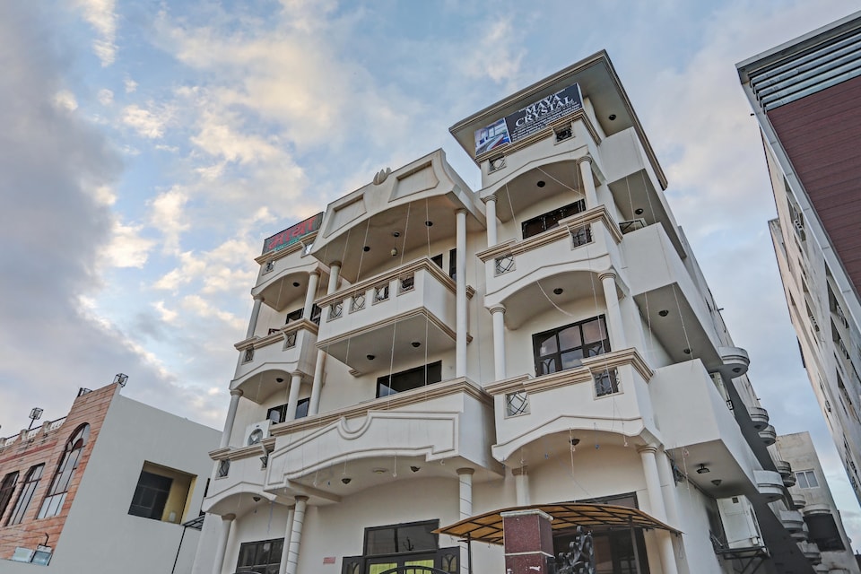 Oyo Townhouse 81740 Hotel Maya Crystal