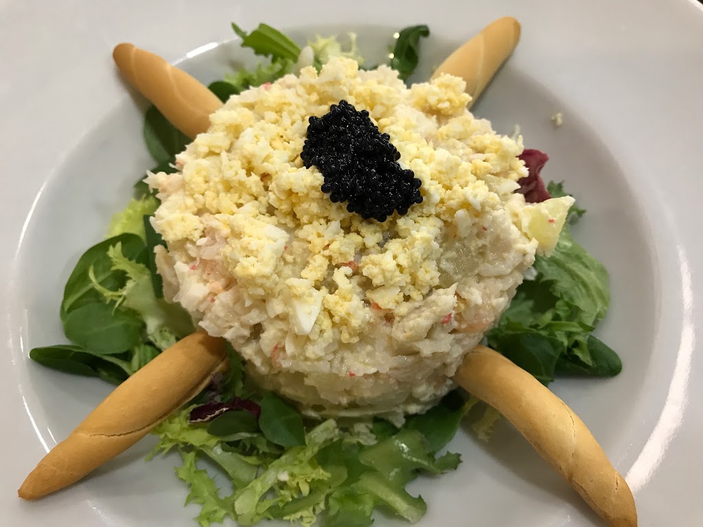 El Viejo Roble — Comida y bebida