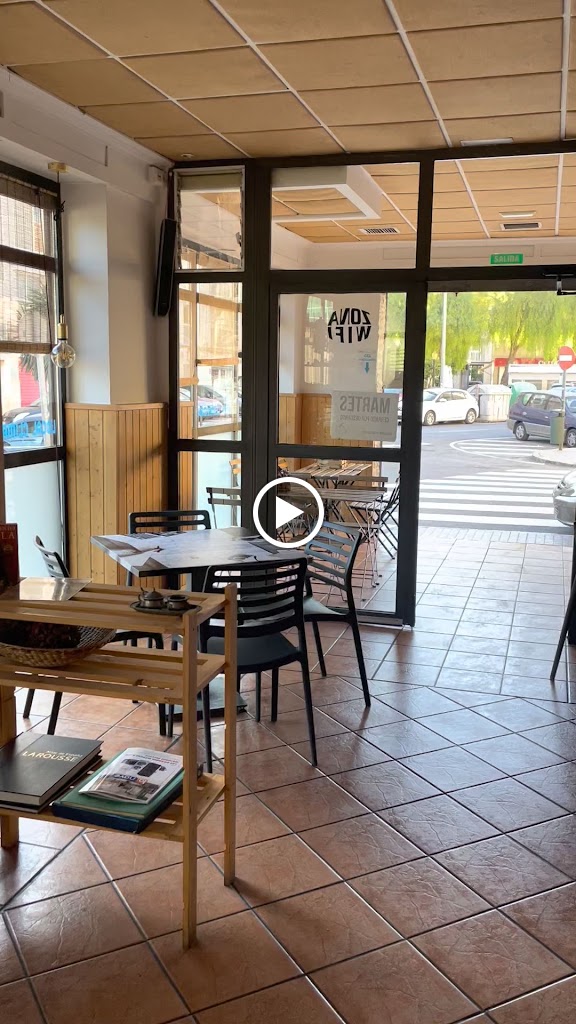 Battuta Cafe Bar — Ambiente