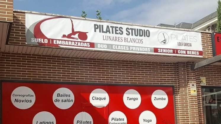 PilateStudio Lunares Blancos