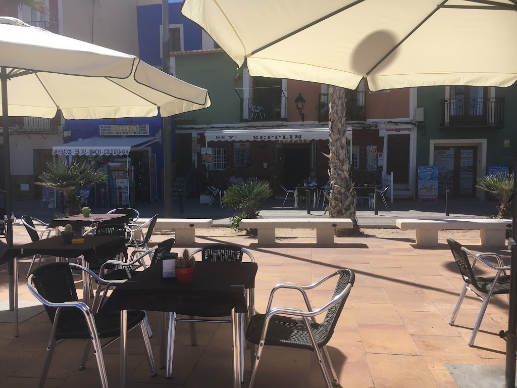 Zepplin Restaurante Bar — Ambiente