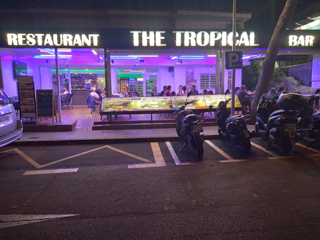 THE TROPICAL CAP SALOU — Del propietario