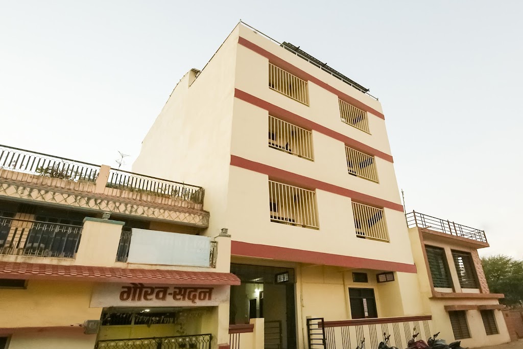 Oyo 77832 Gogo Guest House