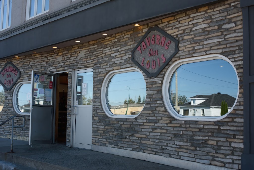 Taverne Chez Louis in Sept-Iles