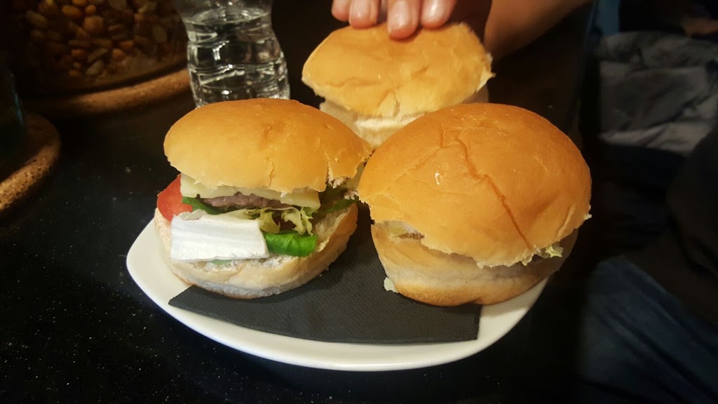 Bulevar Gourmet Cafe/Bar — Comida y bebida