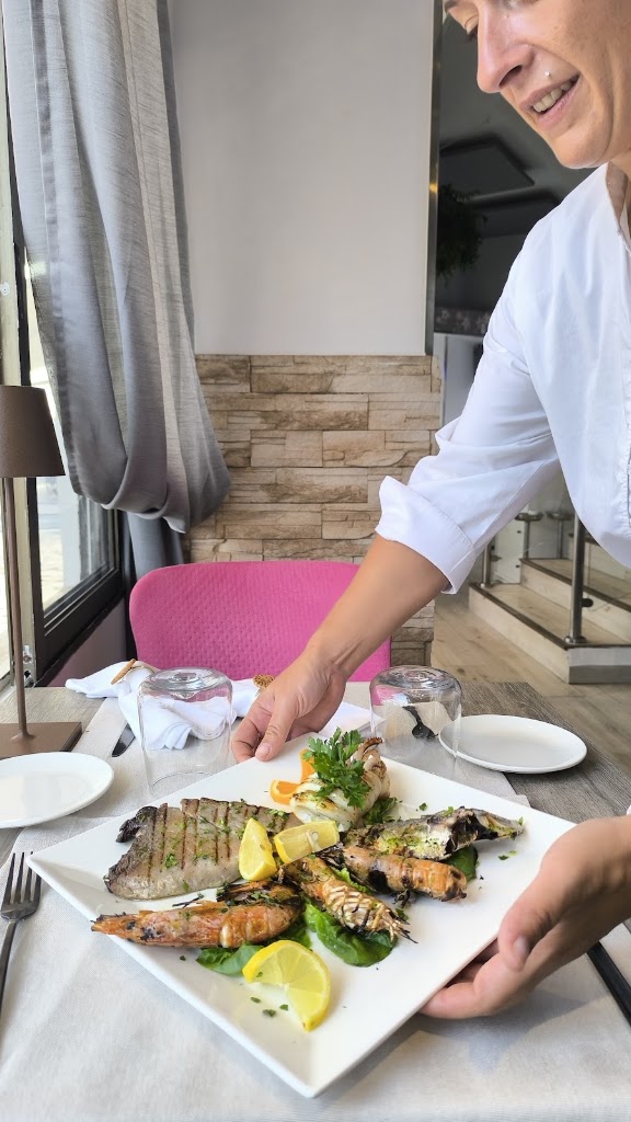 Vista Mar Restaurante — Comida y bebida