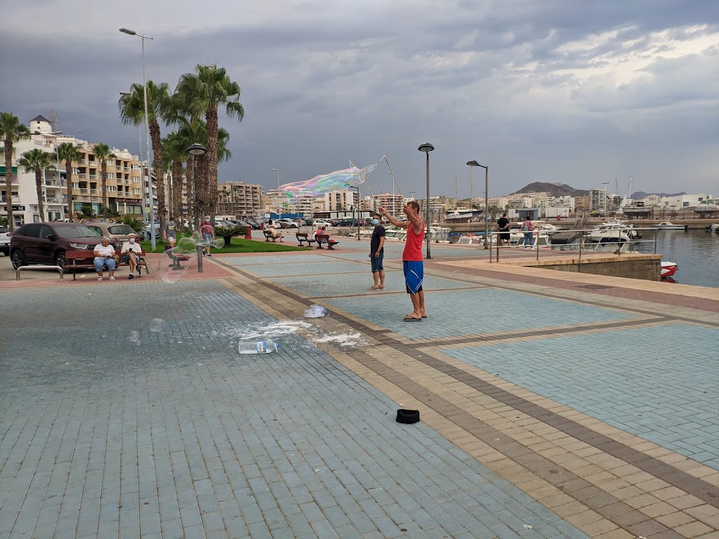 El tio de las pompas de Aguilas