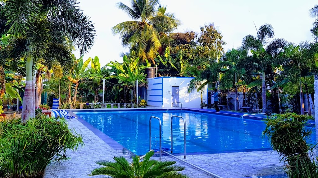 Pool Plaza Vb Gardens
