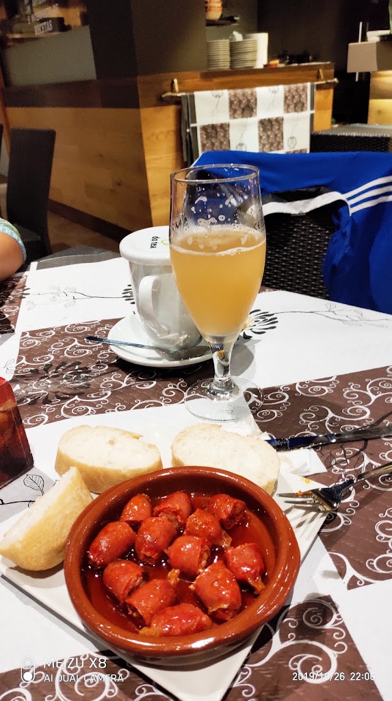 MIGAS Cafeteria Bar — Comida y bebida