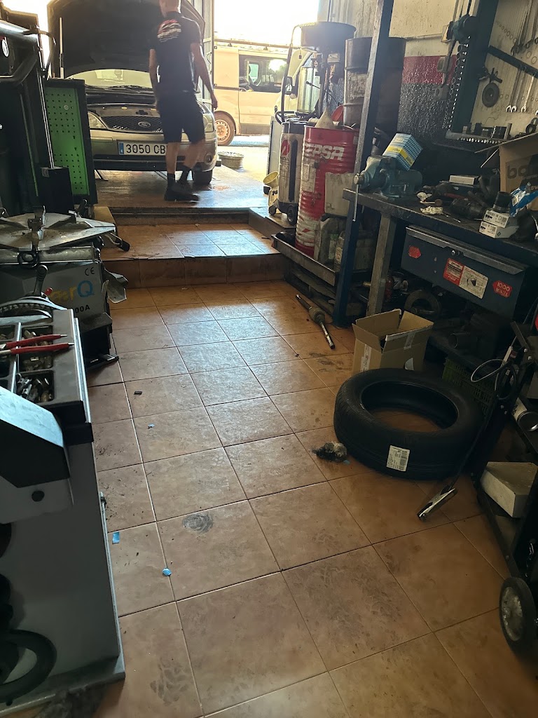 Talleres Daraiva Motor Sport — Interior