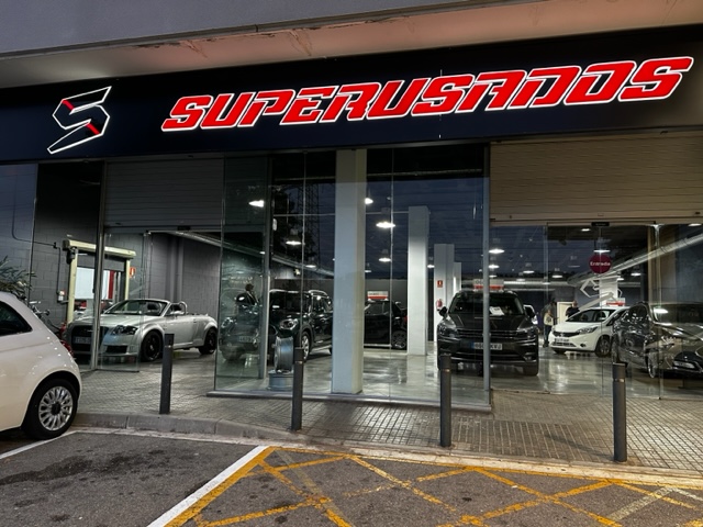 Superusados Bcn — Exterior