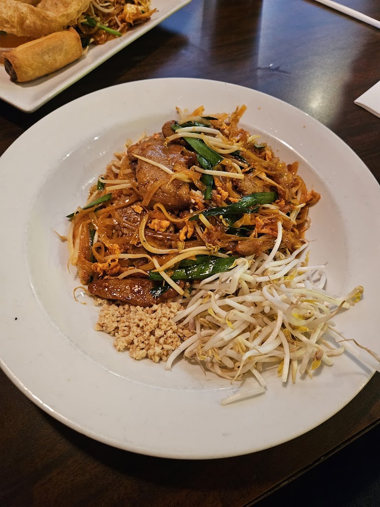 LucKi Thai Bistro