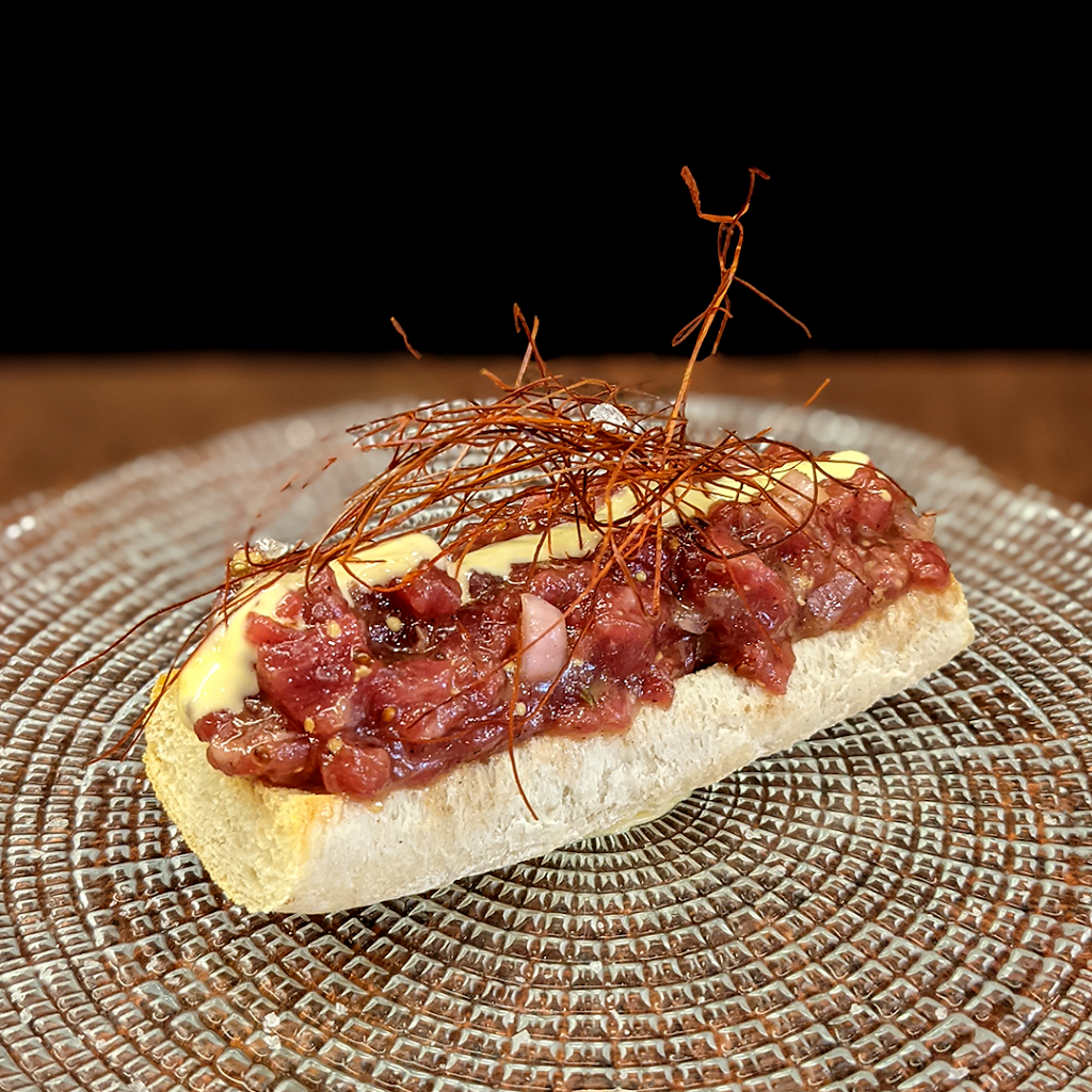 Alkimia New Tavern — Comida y bebida