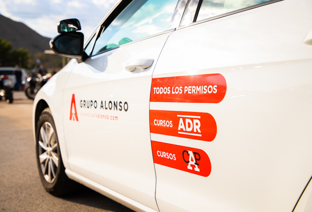 Autoescuela Alonso | Oficina central - Pista de practicas — Automovil