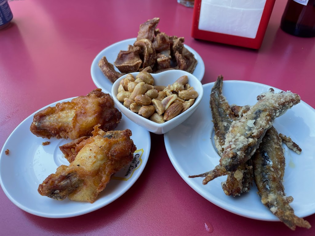 Bar Tete Cafeteria — Comida y bebida