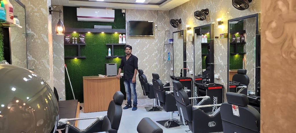 Famous Family Saloon