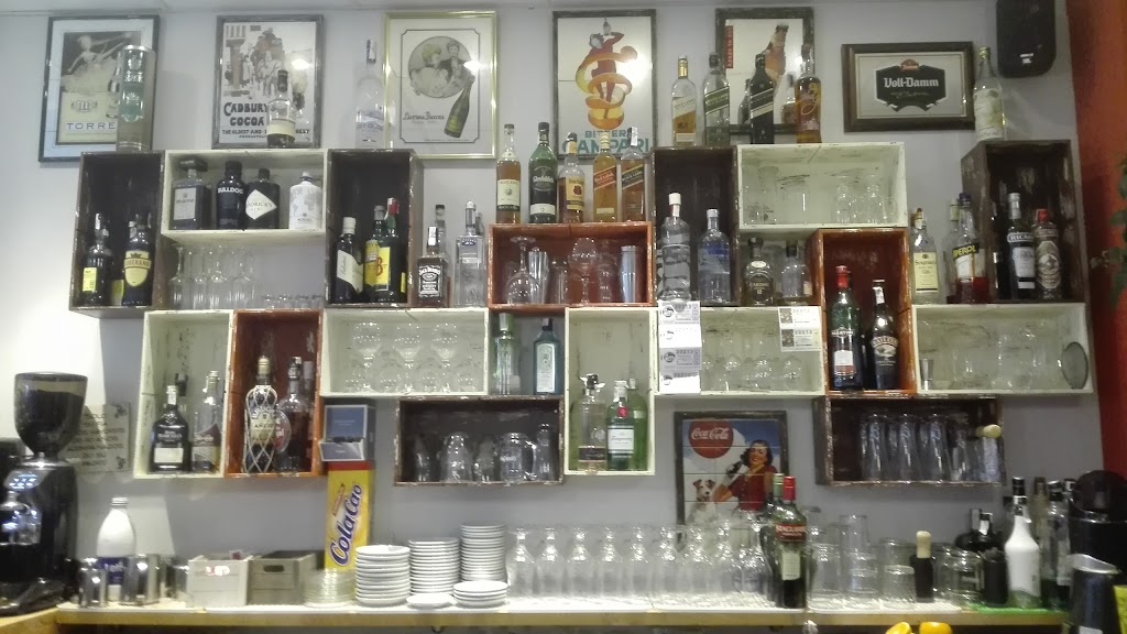 Cafe Bar Trece — Ambiente
