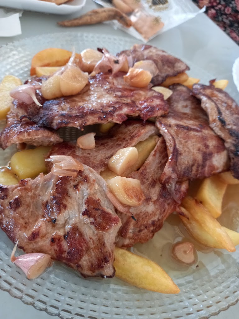 Bar piscina publica — Comida y bebida