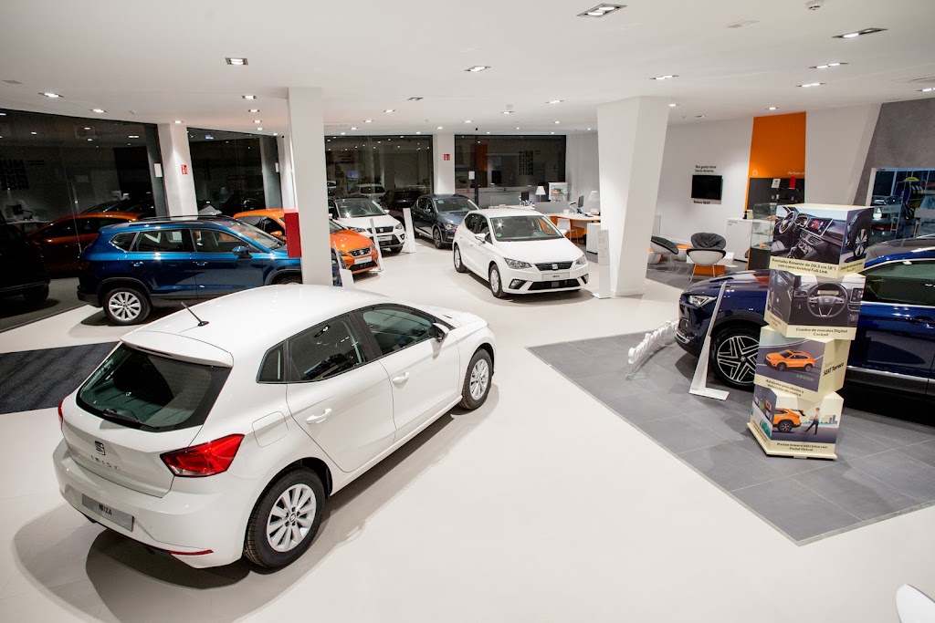 J.R. Valle Concesionario Oficial SEAT y CUPRA en Torrent — Interior