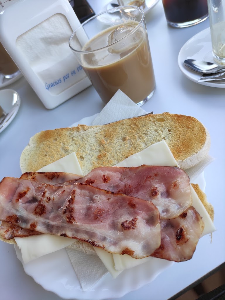 Cafeteria-heladeria Libra — Cafe