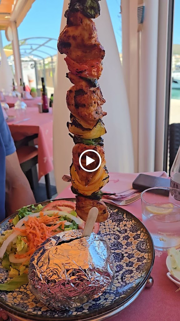 Sa Taverna des Port Alcudia — Videos
