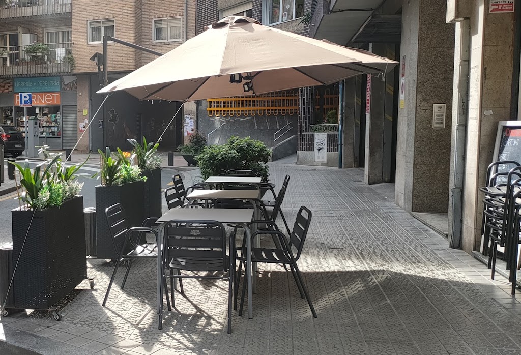 Cafe Bar Pernet Food&Darts — Ambiente