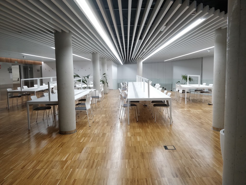 Biblioteca Publica Municipal de Nigran — Del propietario