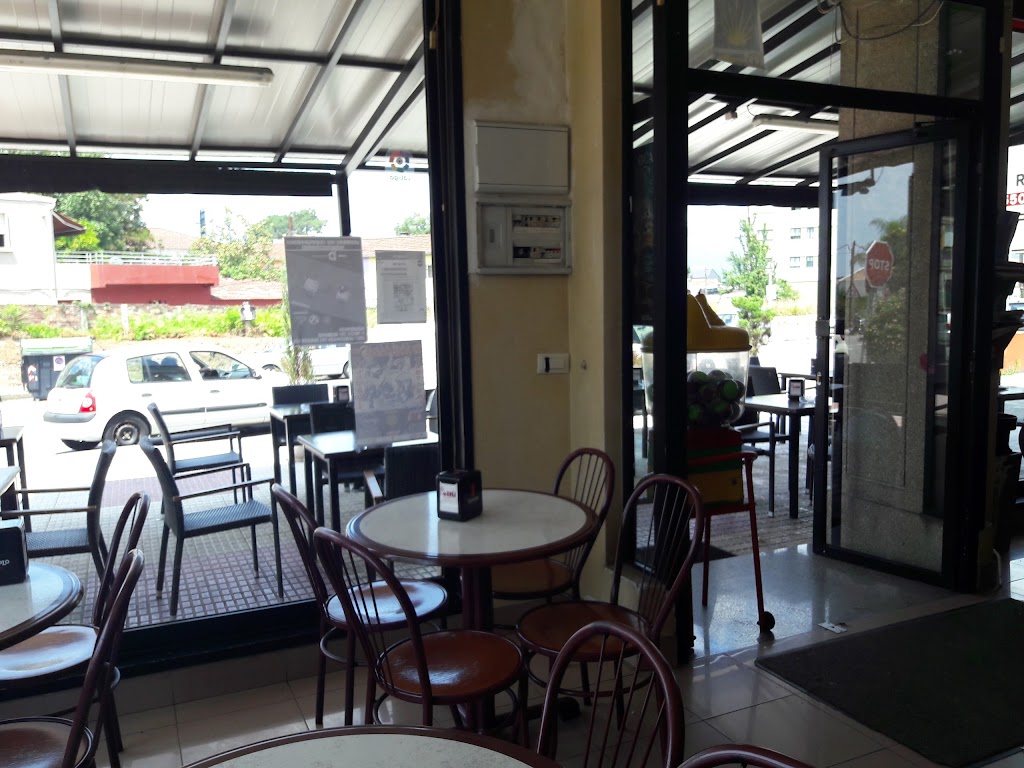 Cafeteria Pizza Eiki — Ambiente