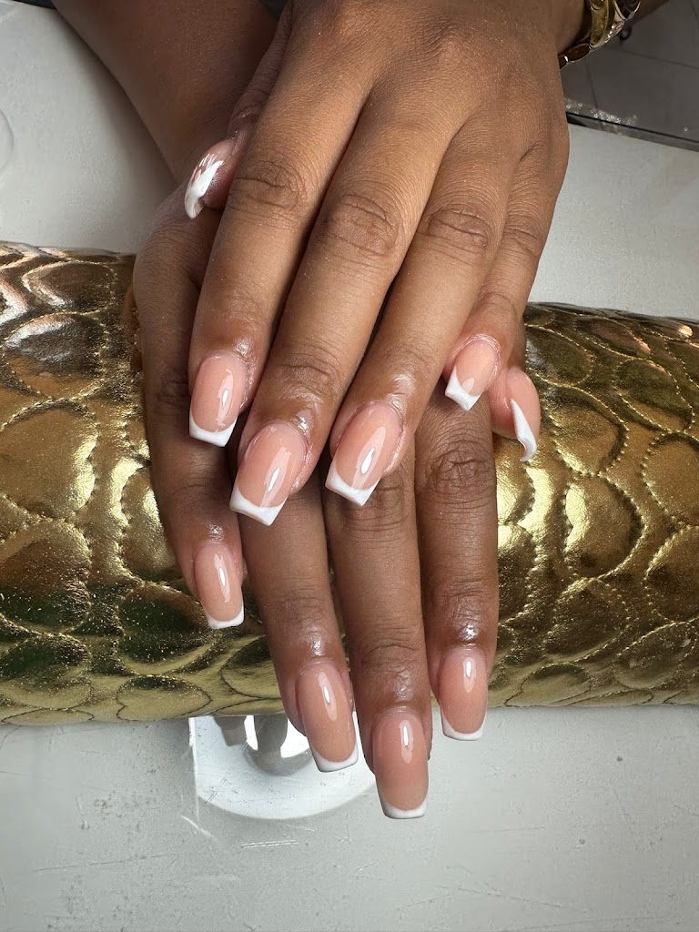 M&M Nails Beauty — Manicura