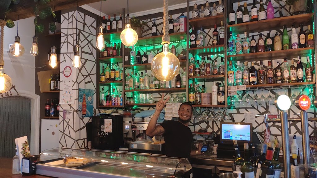 Gastrobar la Mancha — Ambiente