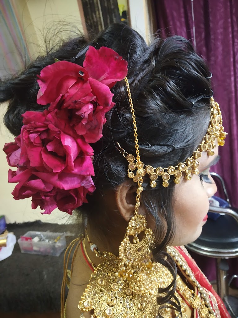 Monalisha Beauty Parlour Sagar